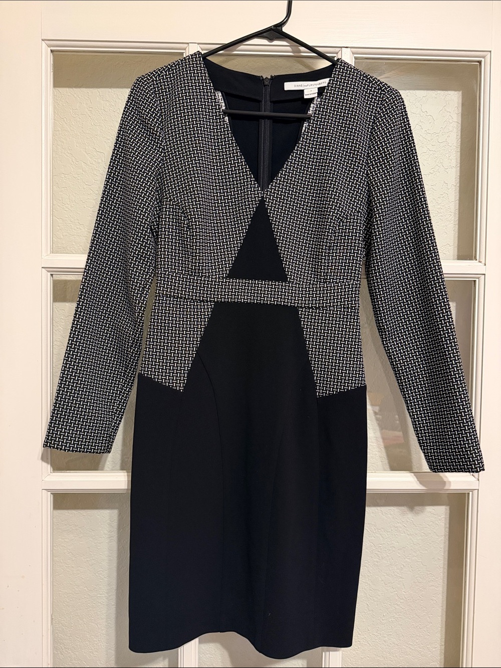 Diane Von Furstenberg Black and White Long-Sleeve Sheath Dress